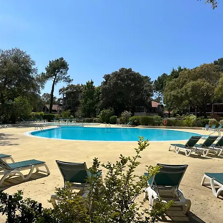 T2 Pres De La Et Du Club House Du Golf